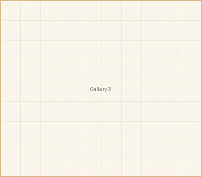 和家人一起布置客厅的温馨场景